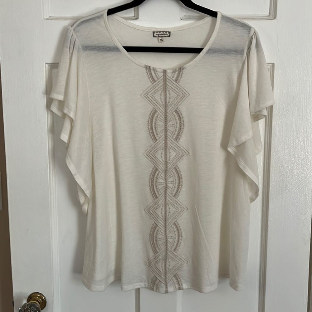 Eyeshadow size 1X cream colored top like new